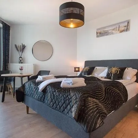 In Near And פוביירובו