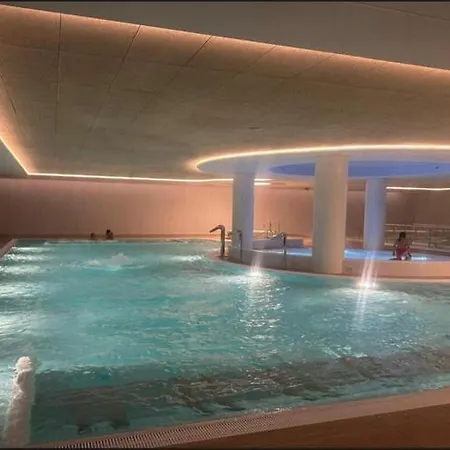 דירה In Near And *