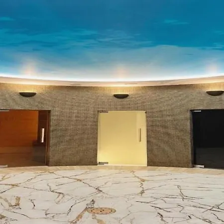 In Near And פוביירובו