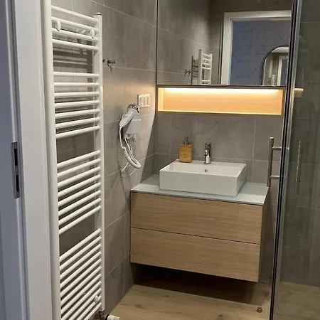 In Near And Apartman